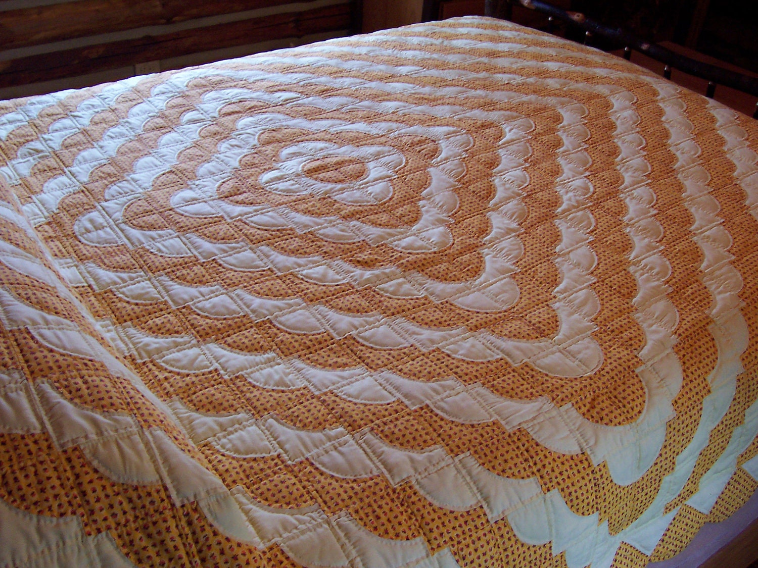 Vintage Drunkards Path Pattern done in Diagonal Stripes
