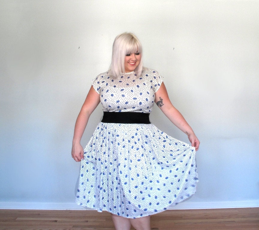 Playful Poka dots- Plus size- Dress- Vintage-xxl- pleasted skirt-spring- sumer
