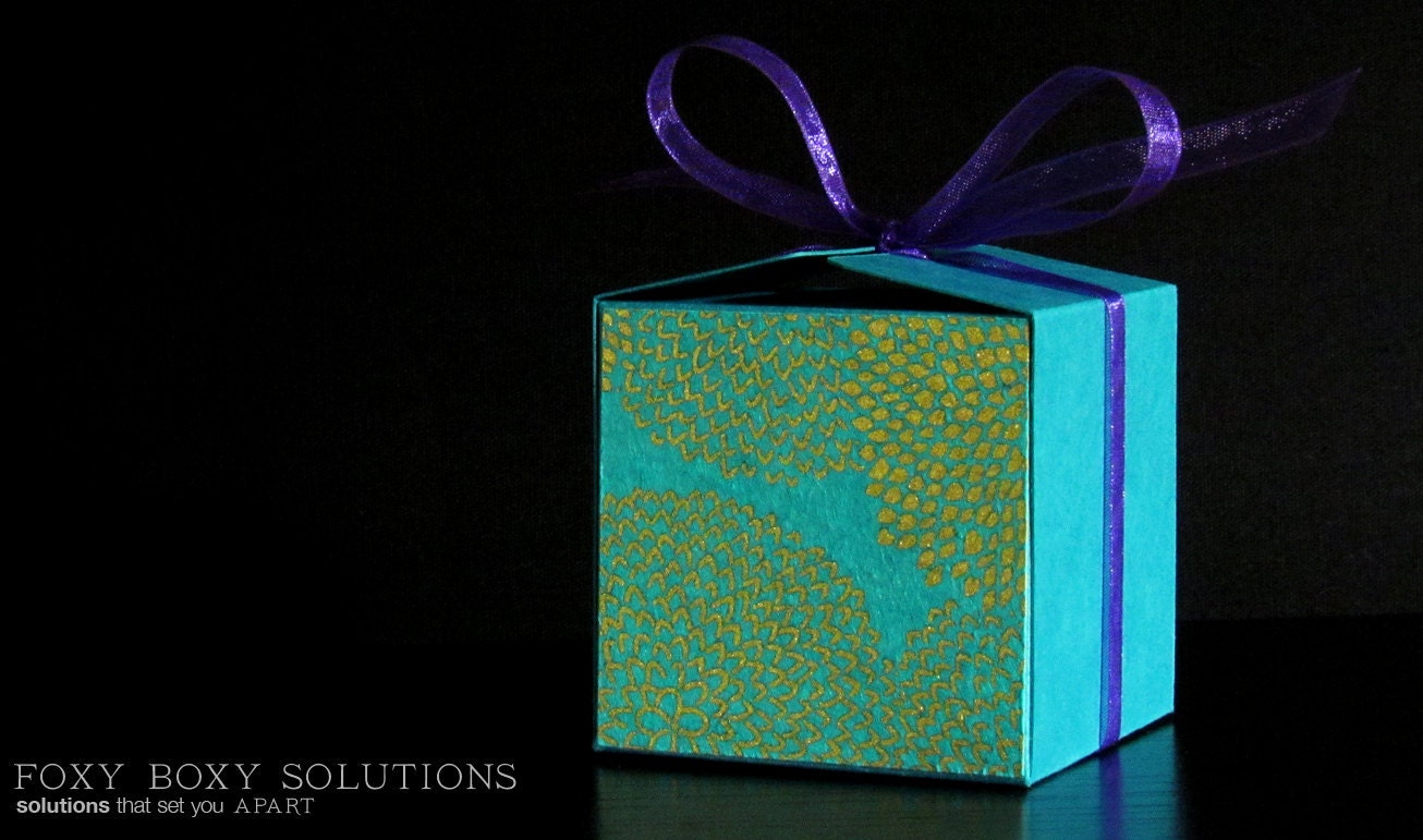 Gift Box: Teal Mums - 2 inches square