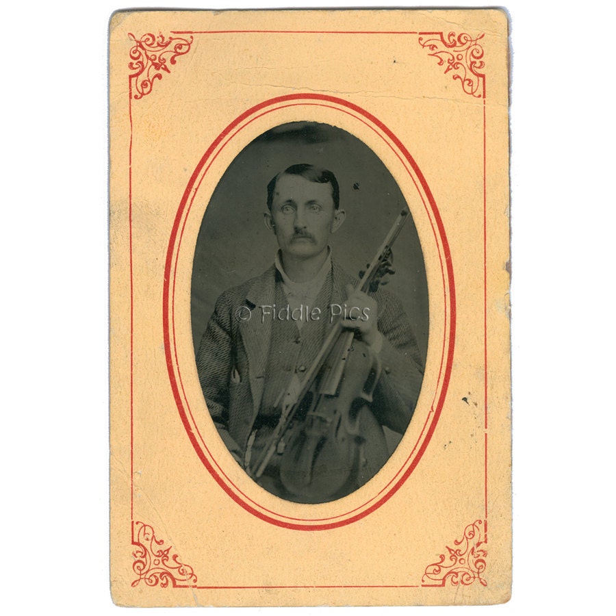 1/4 Plate TINTYPE Photo / Gentleman with VIOLIN and BOW / Close Up Antique Photograph