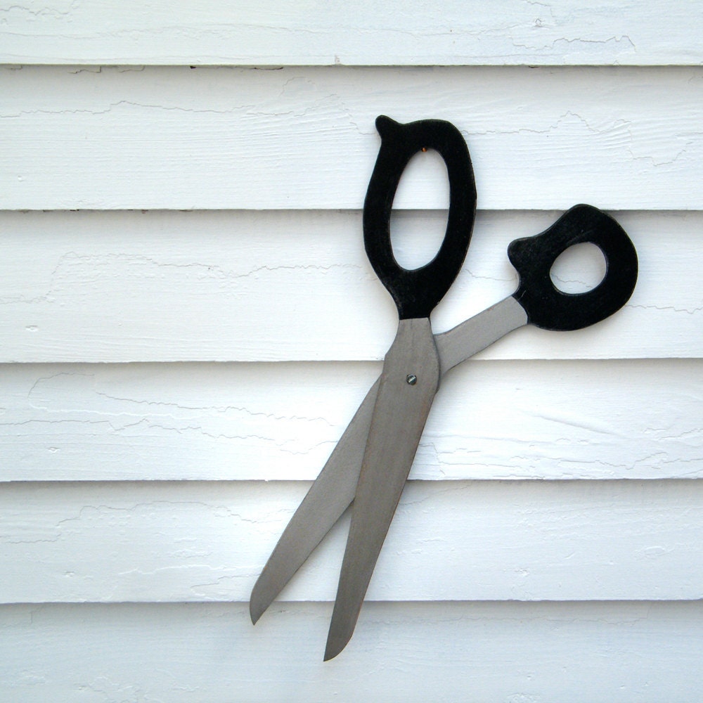 Scissors Oversized Prop Wooden Trade Sign Vintage Style
