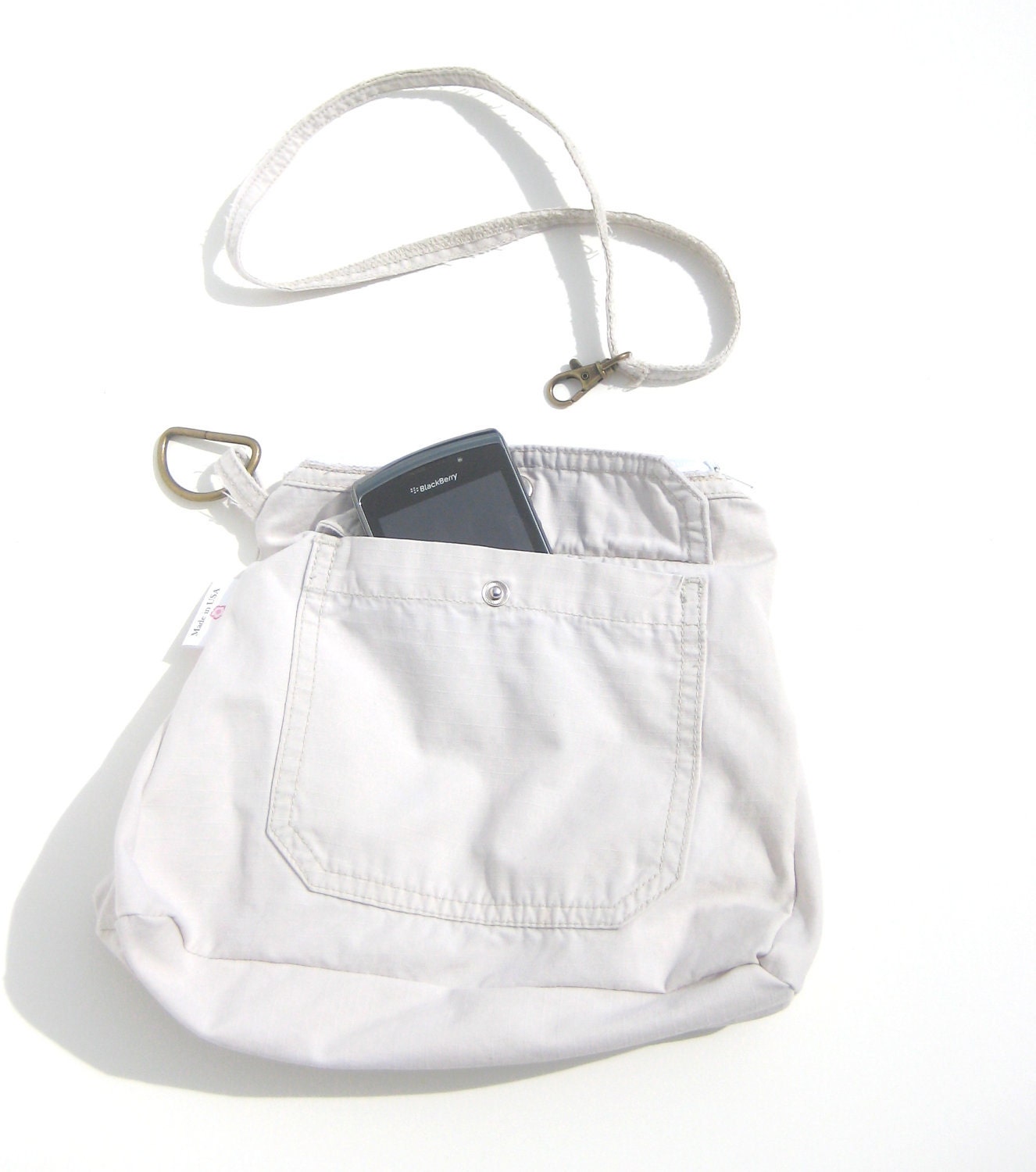 Small Purse. Clutch. Wristlet. Removable Strap. Zipper Closure. Exterior Pocket, Gadget Case.