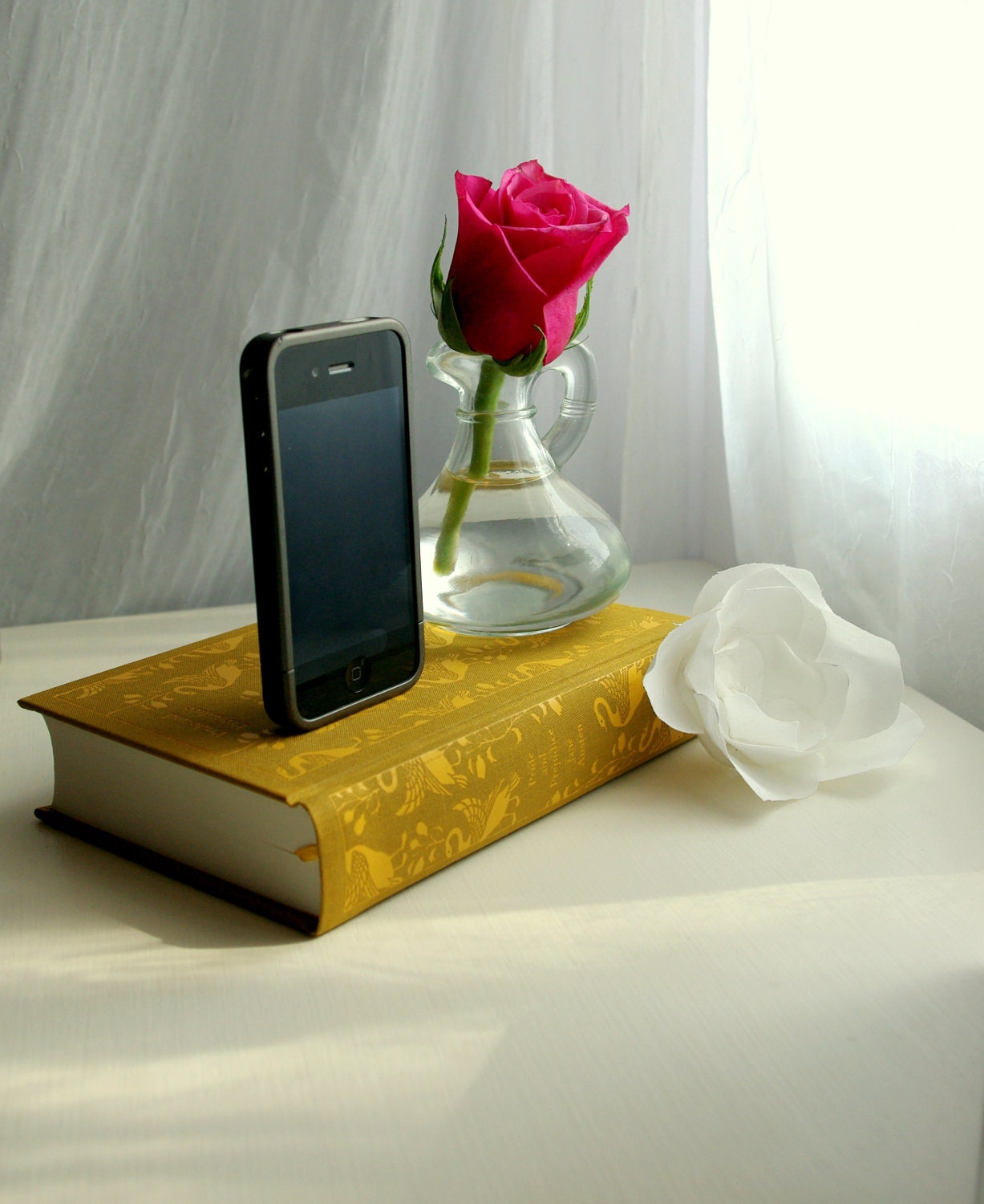 Jane Austen's Pride and Prejudice Book Charging Dock for iPhone and iPod