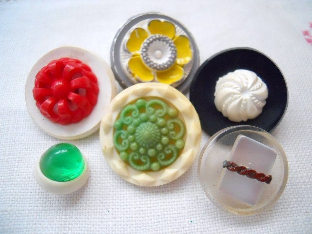 Assortment Of Vintage Buttons - 6