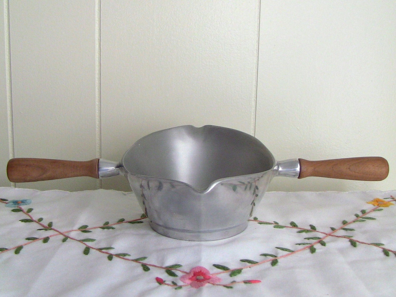 Vintage 1950s Gravy Pot