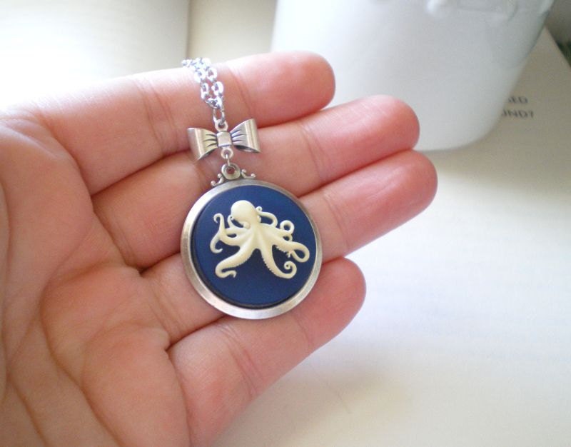 Octopus Necklace. Nautical Jewelry. Bow Necklace. Silhouette Jewelry. Beach Style.