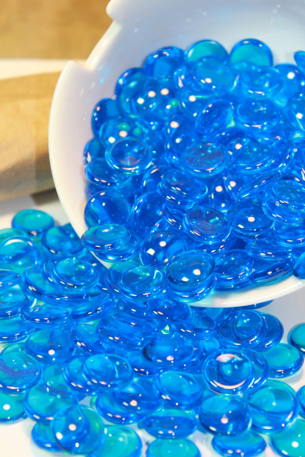 25 Large FLAT Back DEW DROP Flower Centers Crystal Diamond Drop Acrylic Plastic Gems  Bright Blue