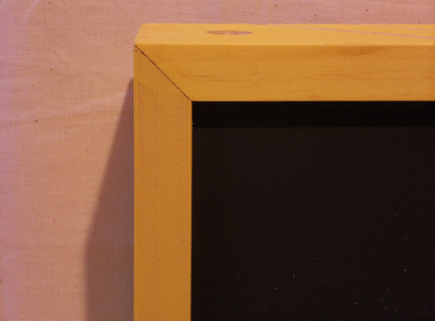 Festive knife holder with intergrated chalk board