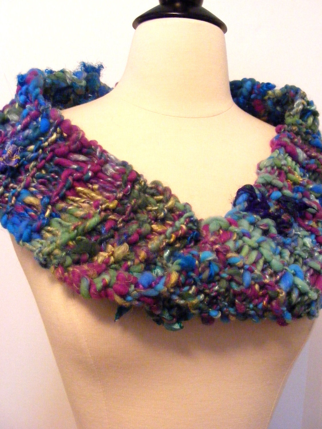 Hand Knit Cowl / Blue Cowl / Infinity Scarf / Vegan Hand spun Art Yarn Cowl/