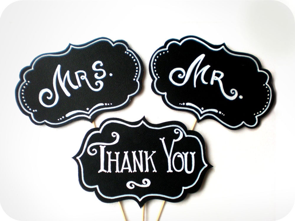 Photobooth Props - Wedding Signs with TEXT - The Mr & The Mrs Signs, Thank You Sing on sticks - Set of 3