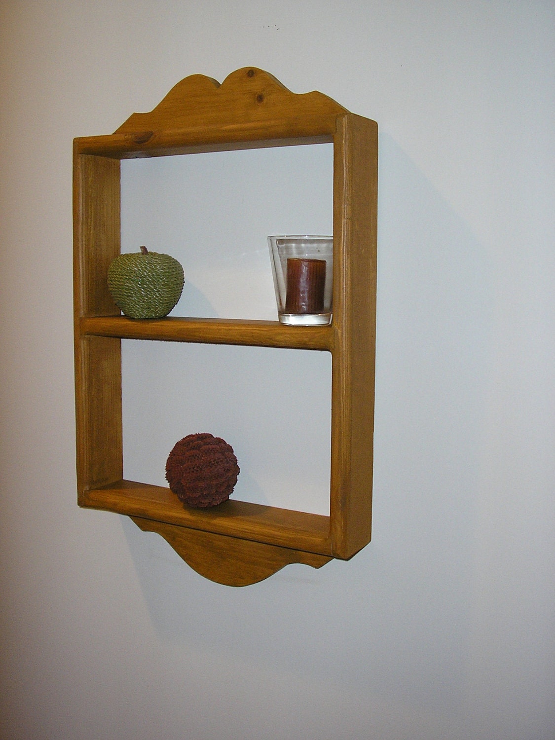 SALE 20% OFF / Colonial Country  Wall Shelf/Curio