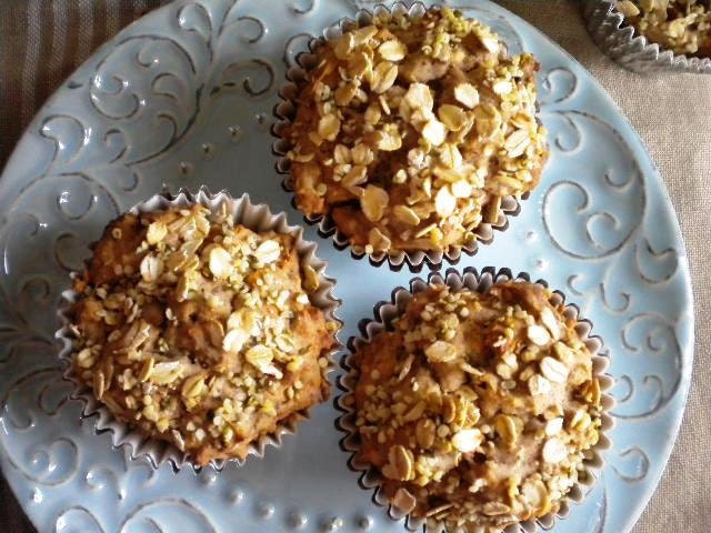 organic apple-cinnamon oat & hempseed muffins