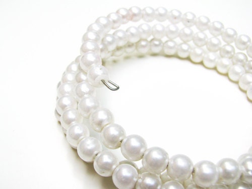 Vintage Pearl Bracelet Coil, Grace Kelly Style Bridal Wedding - Bracelet en Perles. Vintage Jewelry by My Chouchou on Etsy.