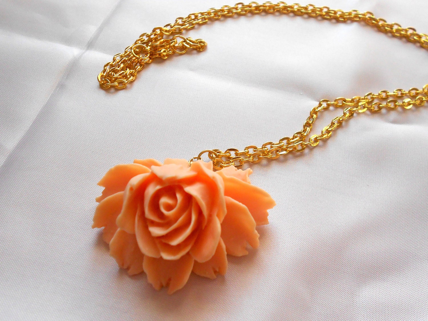 Peach Flower Cabochon Necklace