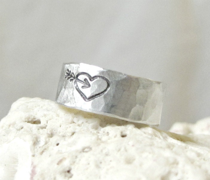 Rustic Heart Arrow Ring- Silver Hammered Band Ring