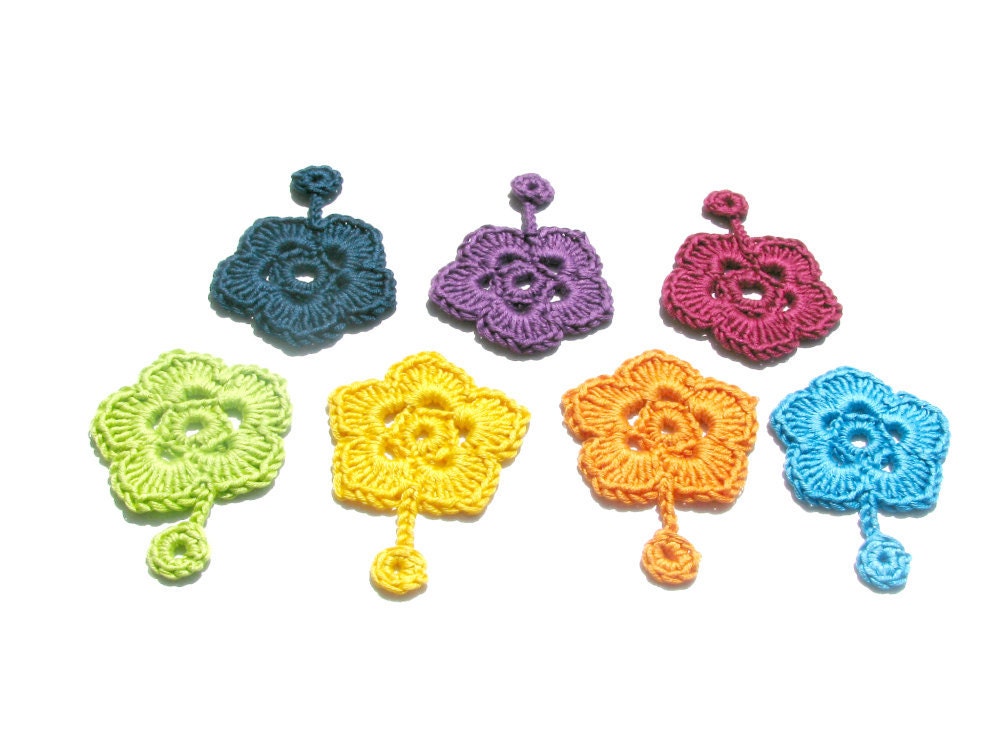 Rainbow crochet flowers / garland or greetings tag / bright colors / shiny cotton