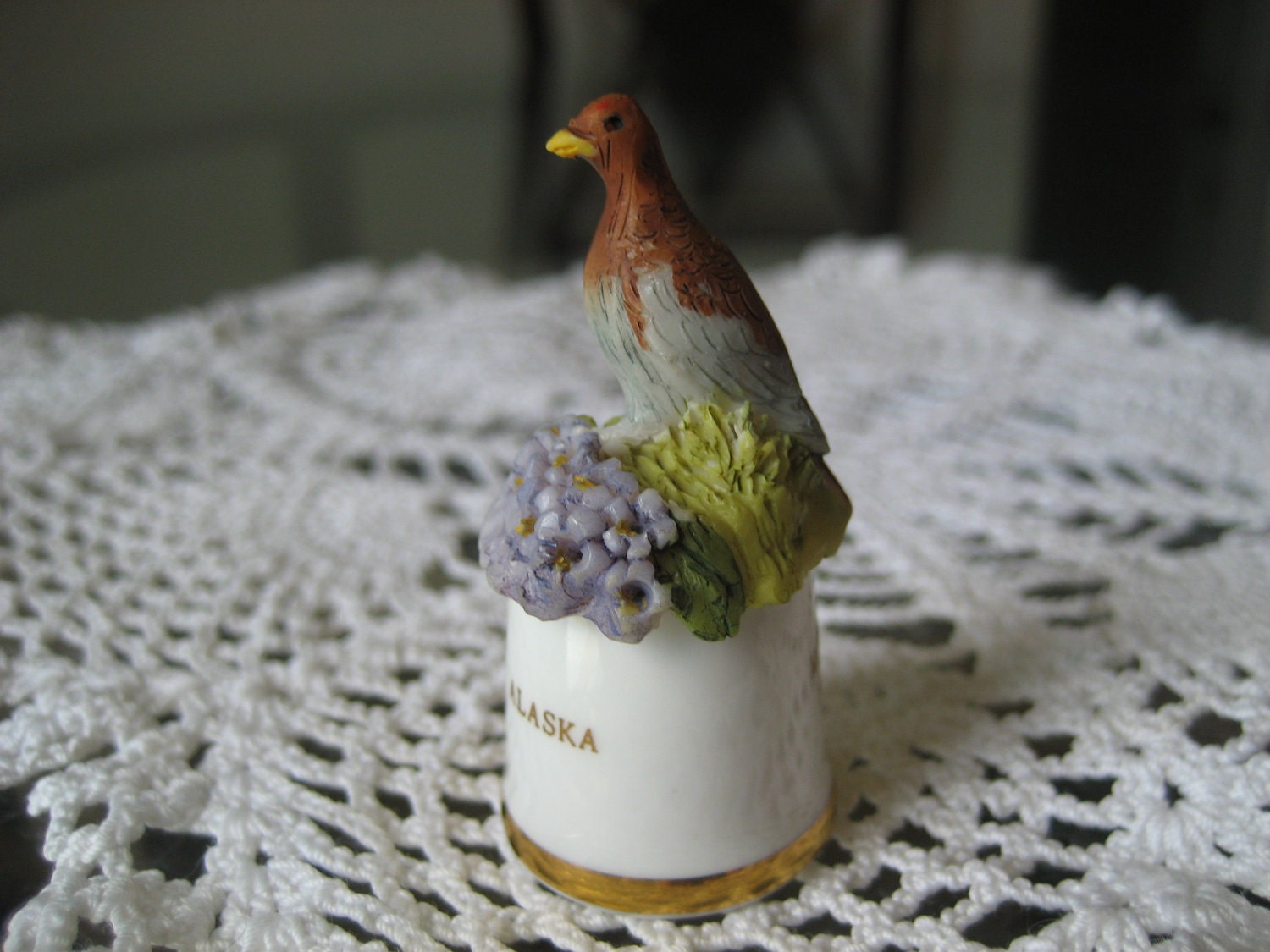 vintage-alaska-state-bird-and-flower-thimble-by-grandmasjunknstuff