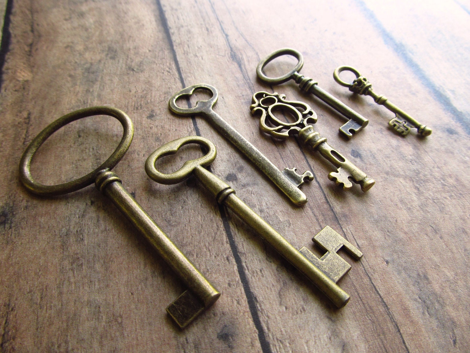 Keys to the Castle - Antique Brass/Bronze Skeleton Key Assortment - Set of 6