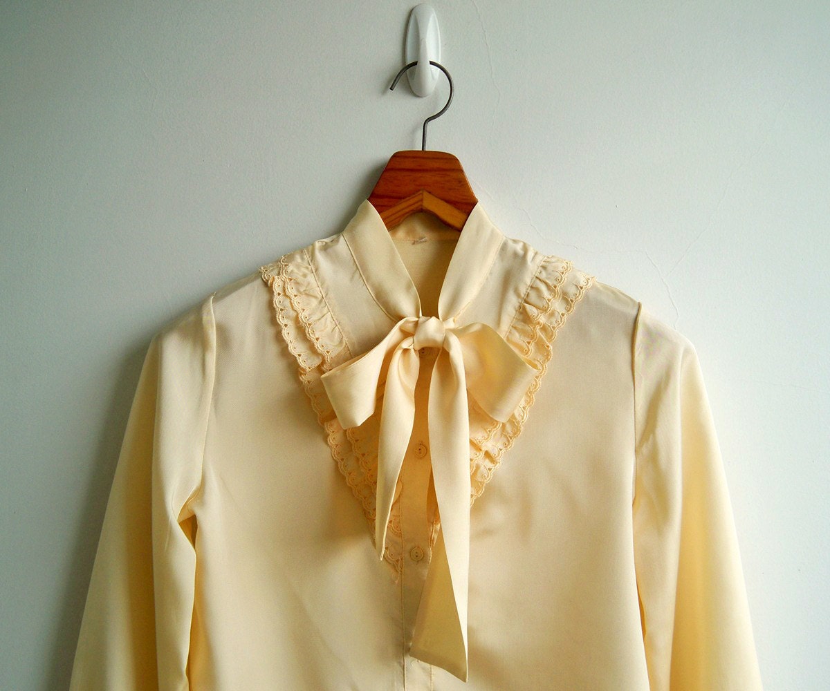 Vintage Cream Scallop Ruffle Bow Tie Neck Long Sleeves Top