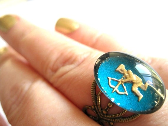 Blue ring - Vintage button, vintage cameo - Sagittarius, Archer - Zodiac, star sign - gold, blue, brass filigree ring