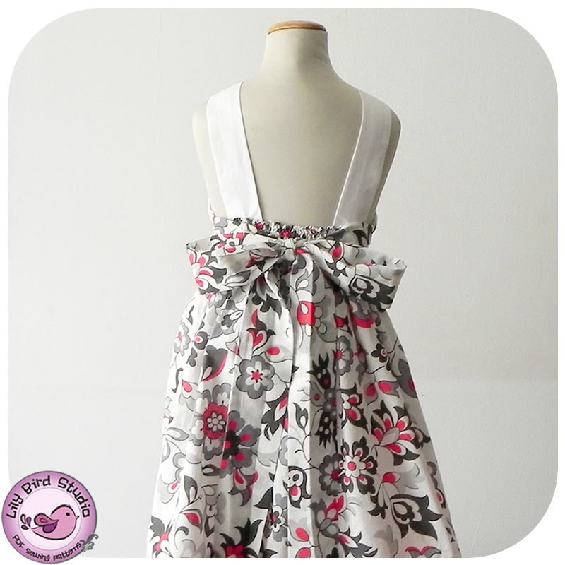 Spring dress - perfect flower girl dress, shirred back, 2 options to tie, big bow - 12 months to 8 years - PDF Pattern and Instructions