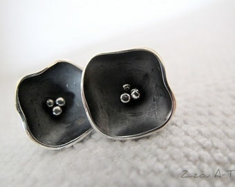 Stud earrings,sterling silver,oxidized,flower,black - Black flower