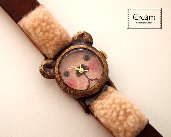 Vintage Watch. Leather Band ///////// Handcraft Watch ///////// A cute little bear GomGom