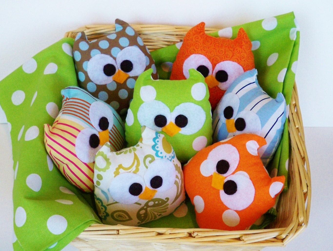 3 lovely mini owls or you can choose your own colors