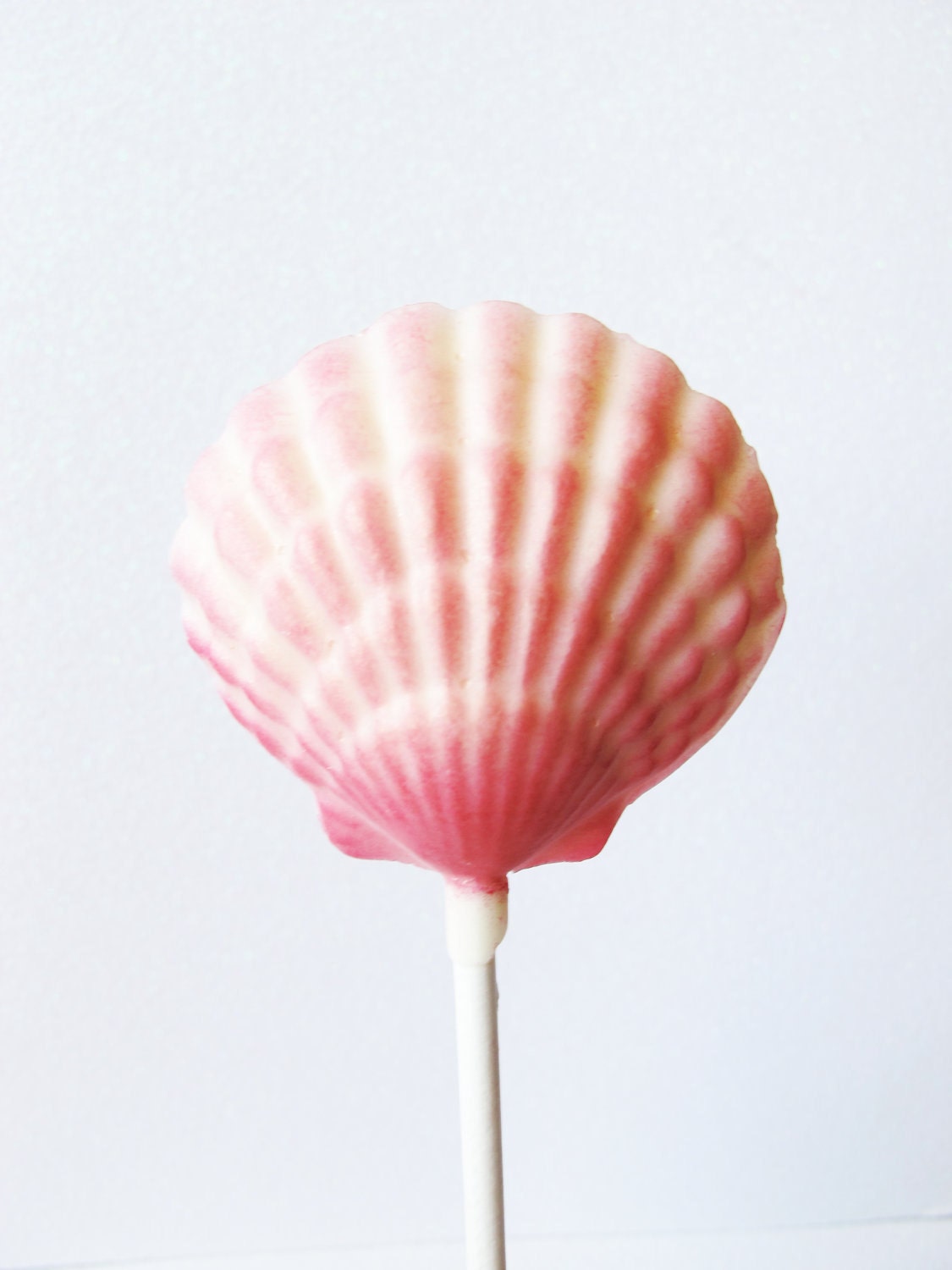 3 Chocolate Shell Lollipops: Raspberry Ombre
