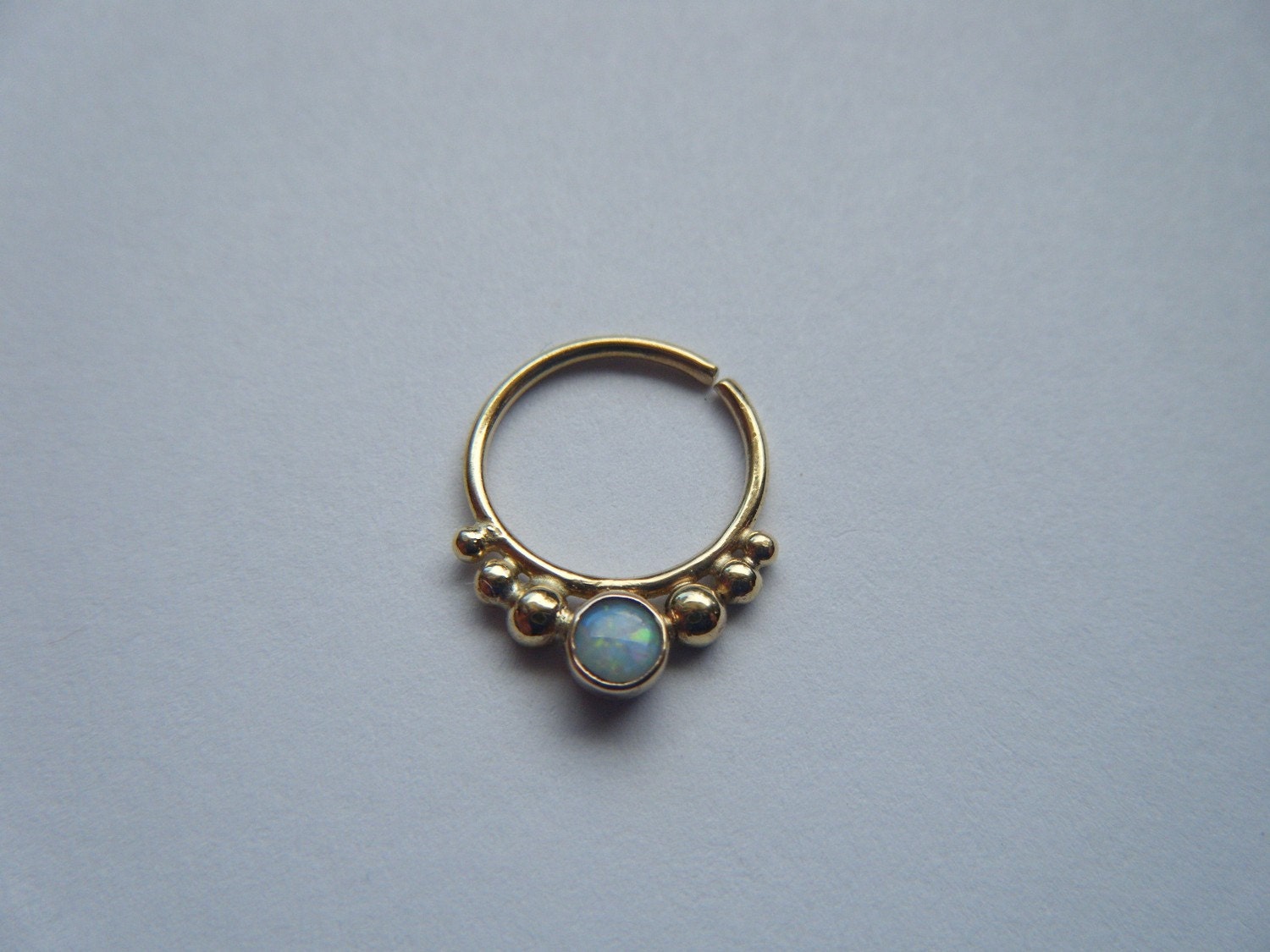 Alpha (18k yellow gold/20g/opal)