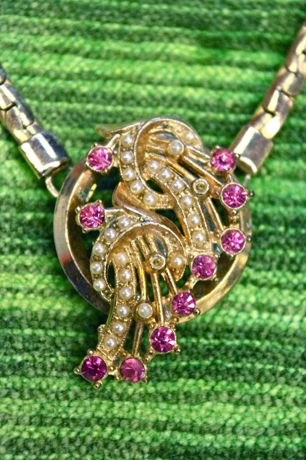 Vintage 1950's Pink Crystal Rhinestone & Seed Pearl Art Deco Gold Pendant Chevron Necklace