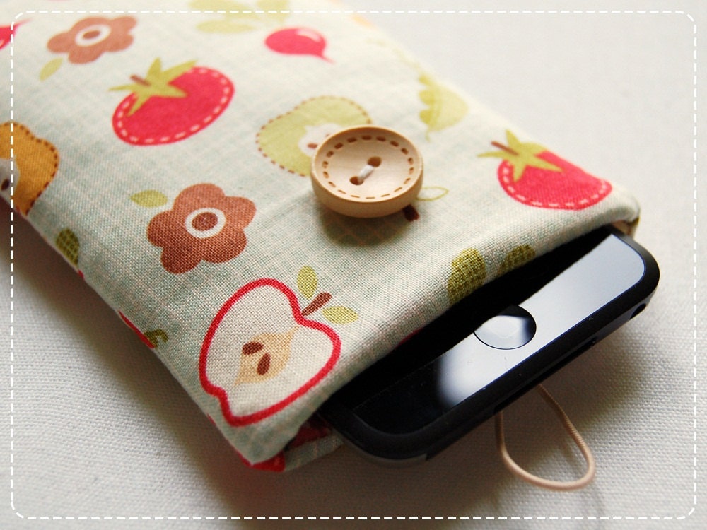 iPhone / iPod touch case padded sleeve pouch from fabric
