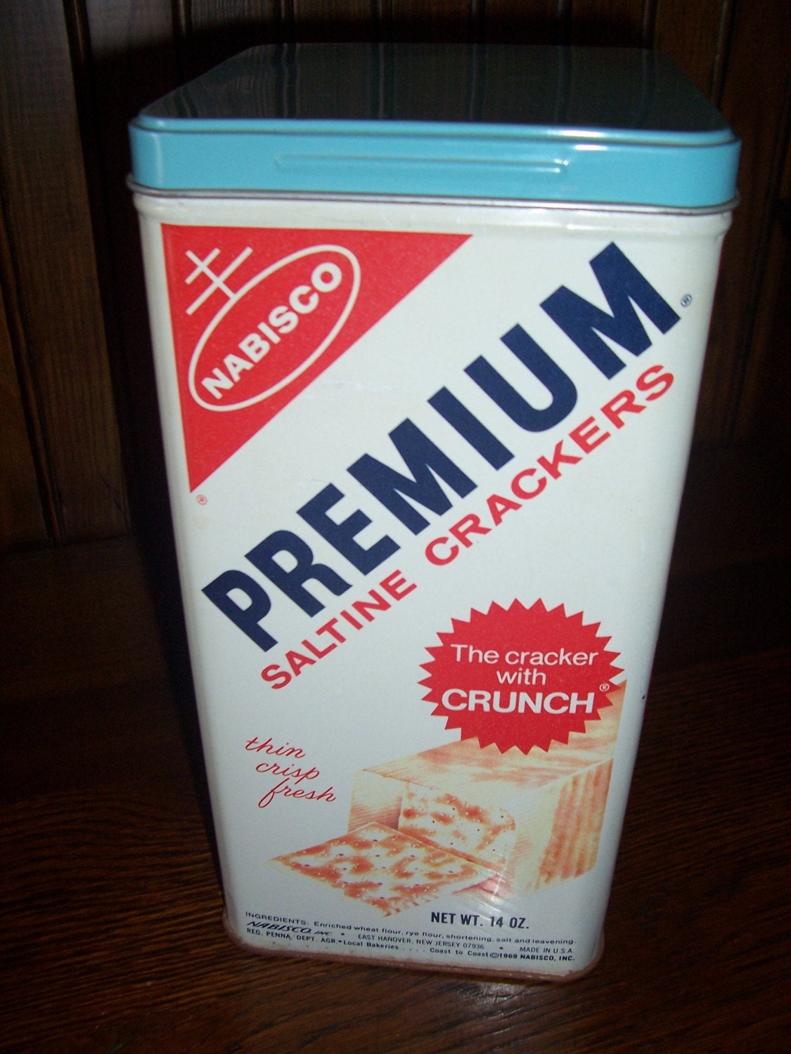 Vintage Nabisco Premium Saltine Cracker Tin by CountrySunFlair