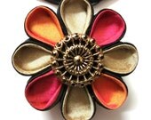 SUNSHINE AND GOLD Silk Kanzashi Flower Necklace