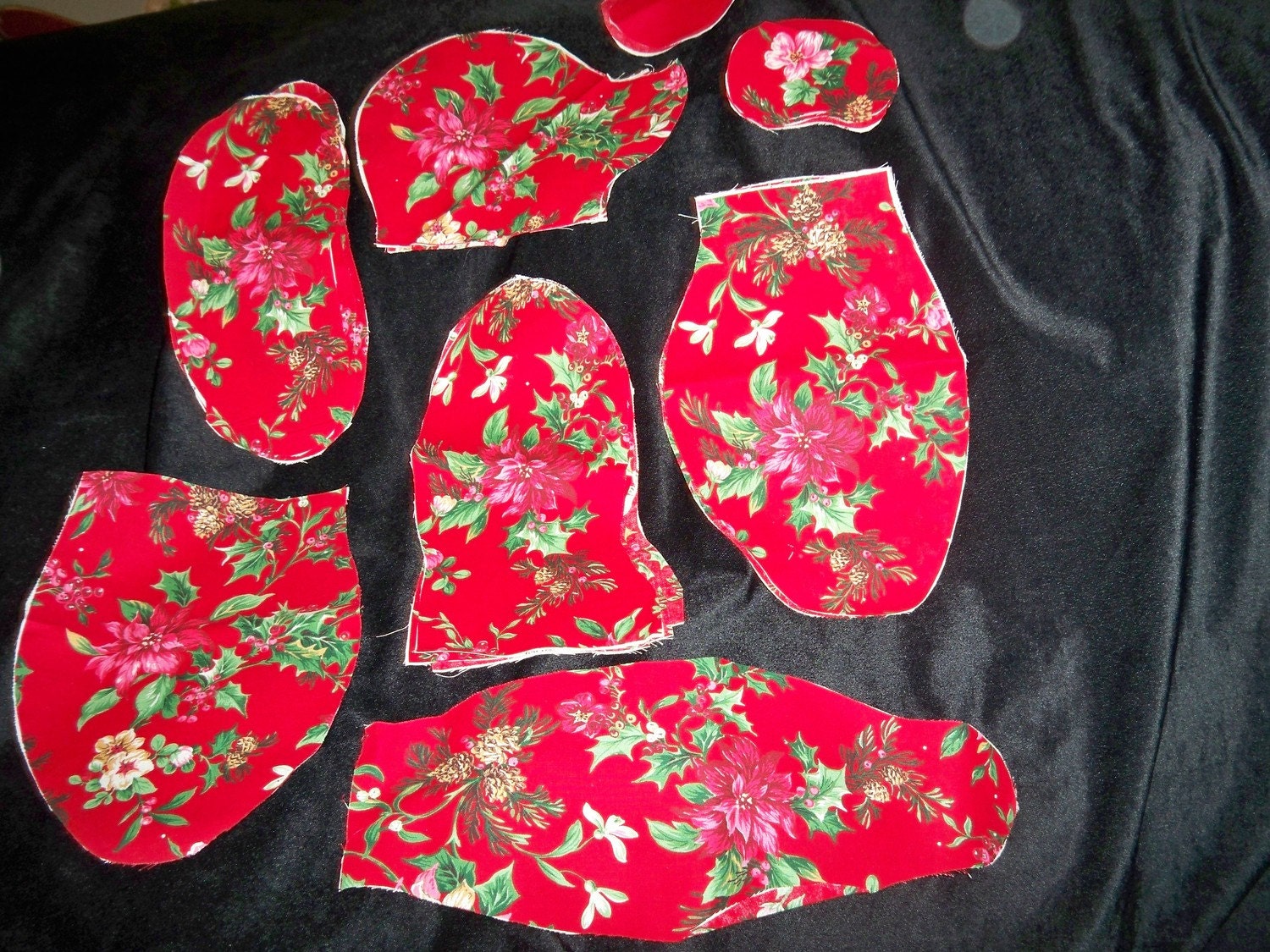 Decorator Teddy Bear, Fabric Kit, Precut, Christmas Print
