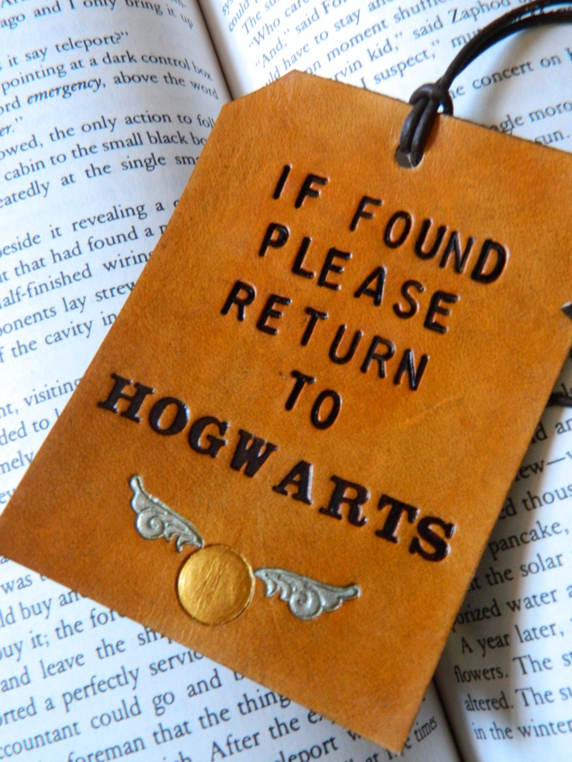 Leather Luggage Tag - Harry Potter - Please Return to Hogwarts - Golden Snitch Detail - J K Rowling