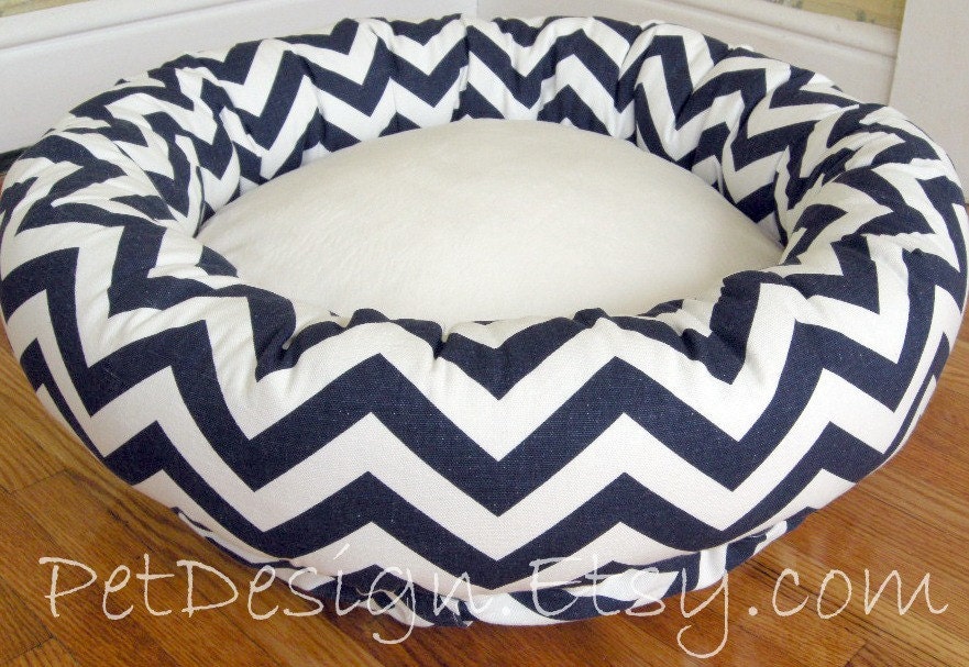 24" Dog Bed, Cat Bed - Navy Blue & White Zig Zag, Chevron Print with Soft Minky Fleece - Washable Cover
