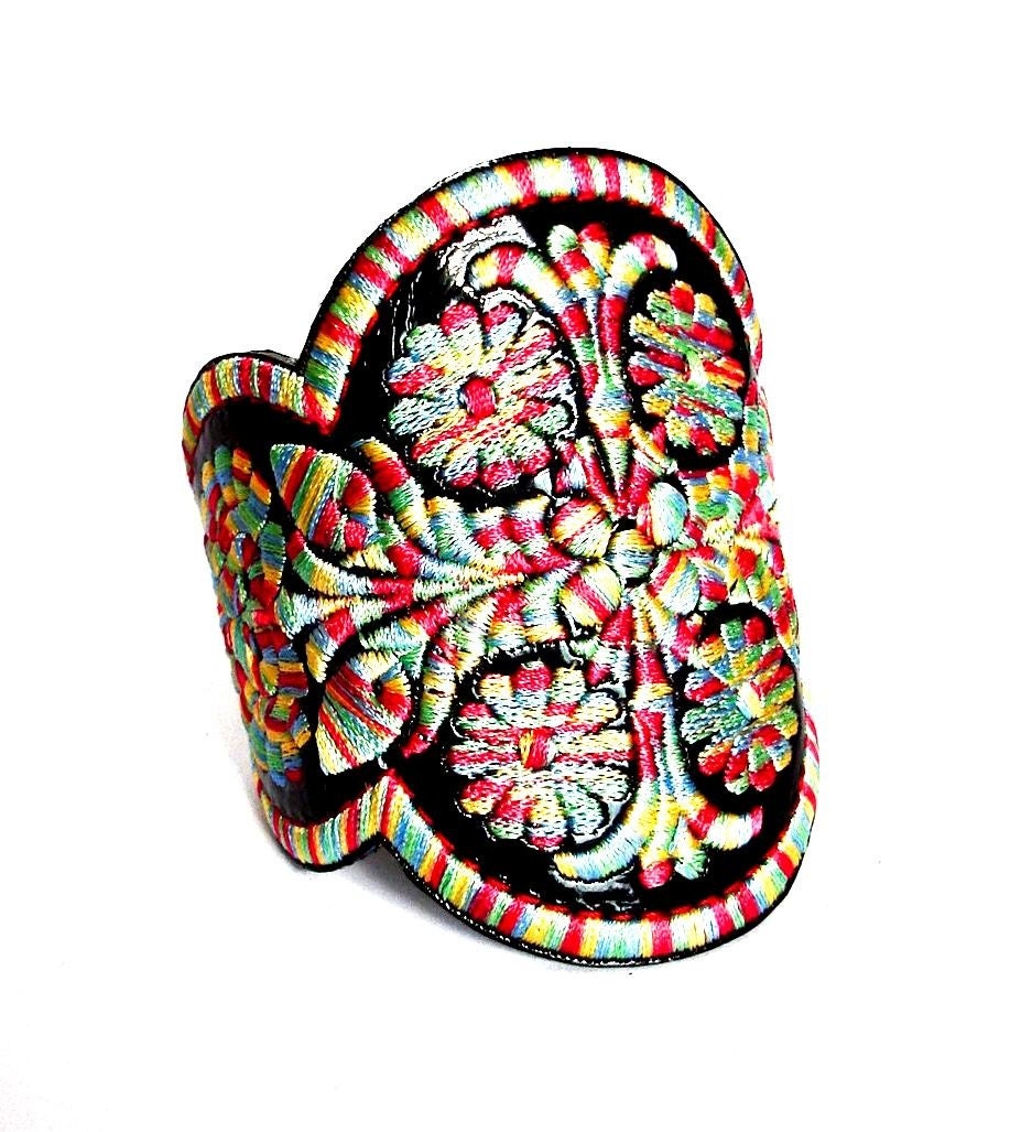 Embroidered bracelet with Hungarian folk motive
