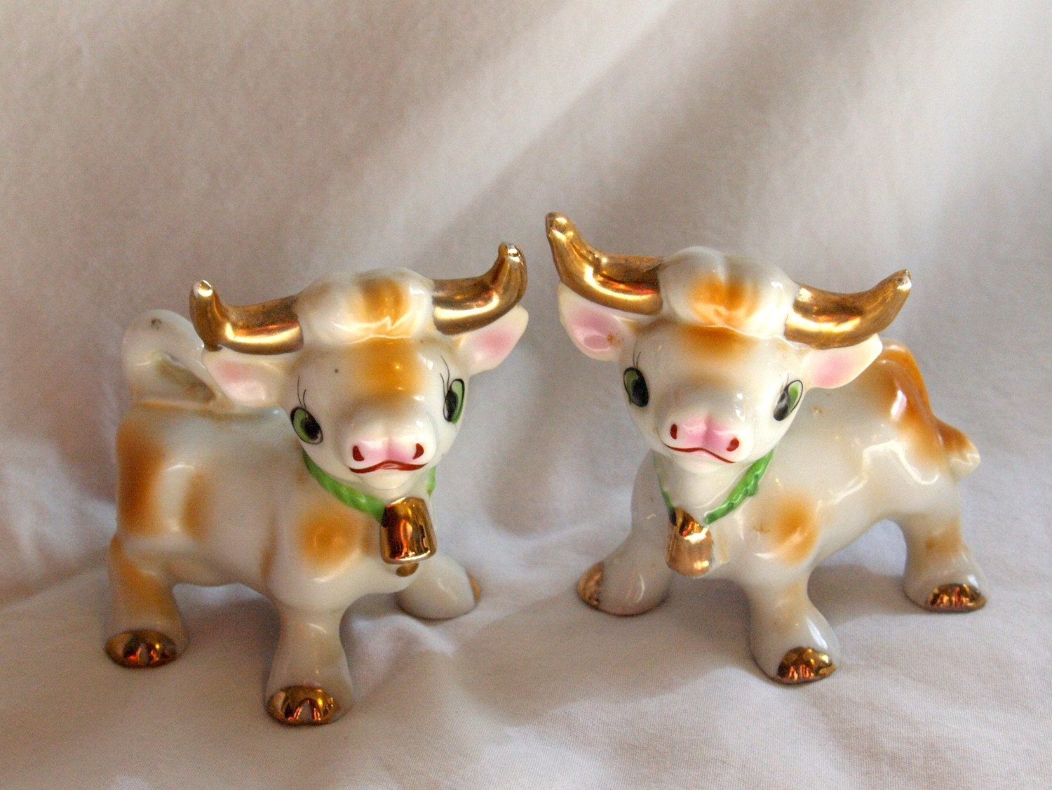 Vintage Young Bull or Calf salt & pepper shakers