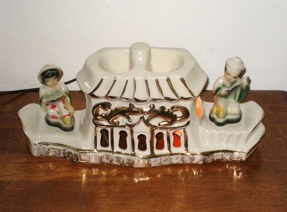 1954 Premco Asian / Chinese Sampan Boat TV Lamp / Dragons / Works / Chicago, ILL.