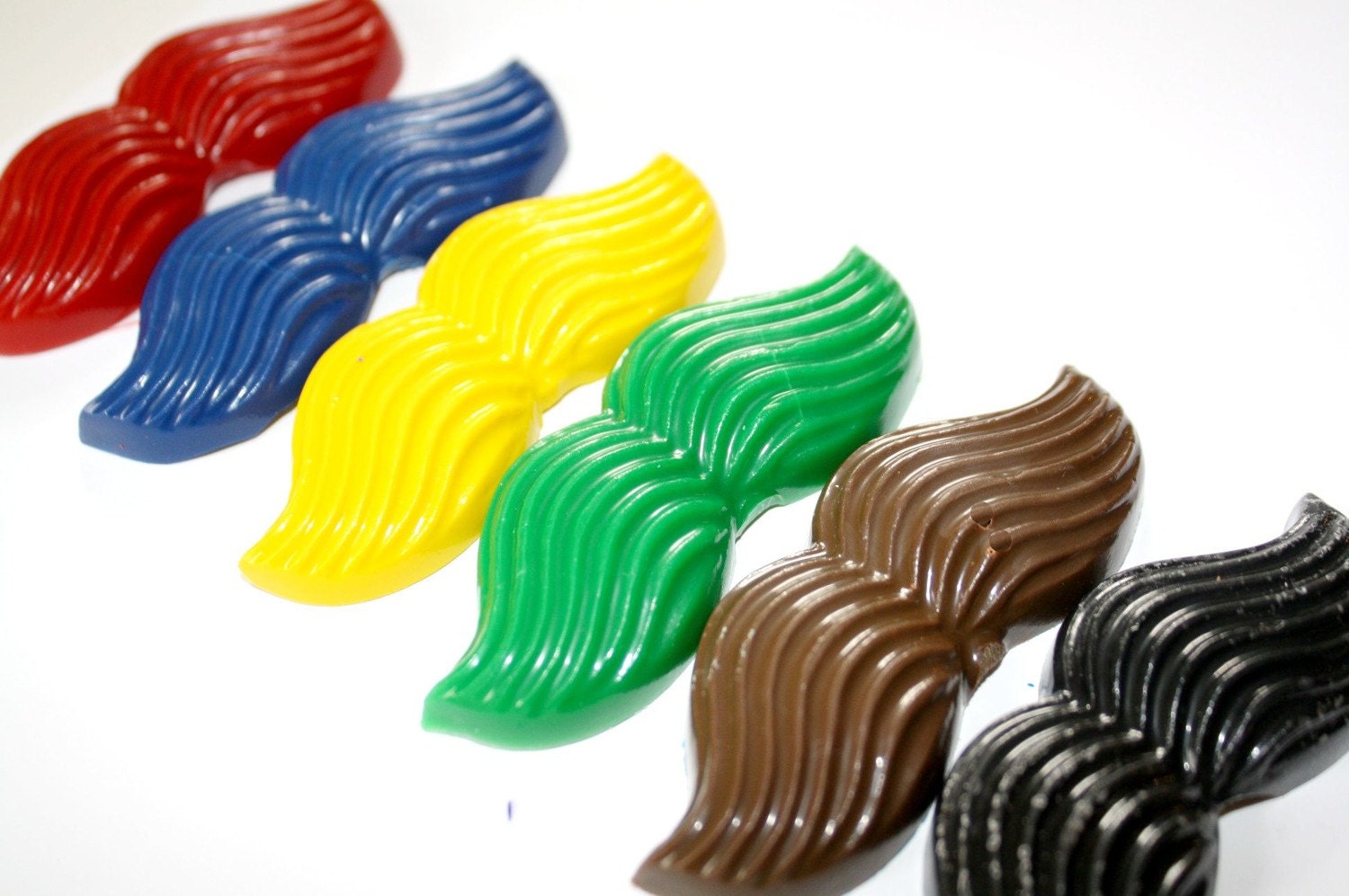 SET of 6 - MUSTACHE Shaped Crayons - Doodle R Us