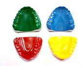 Set of 4 - FALSE TEETH - DENTURE - 2 Sets of Teeth Crayons - Doodle R Us