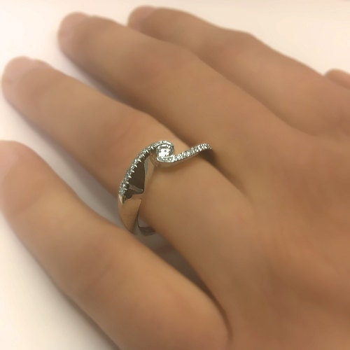 0.30 carats Round Cut Natural Tension Diamond Engagement Ring 14k White or Yellow Gold