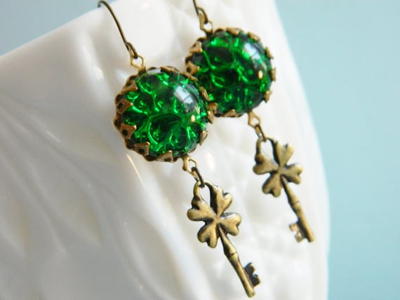 St Patricks Day Dangle Earrings Vintage Green Clover Shamrock - Key to Luck