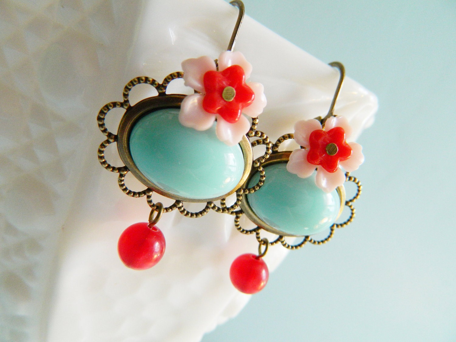 Retro Dangle Earrings in Mint Pink and Red - Sea Breeze Sensation