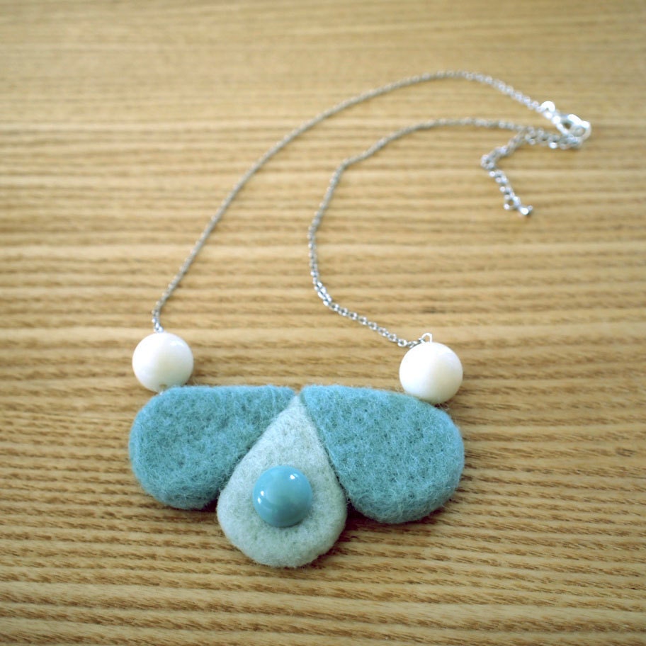 Peacock/ Rain drops felt wool Necklace