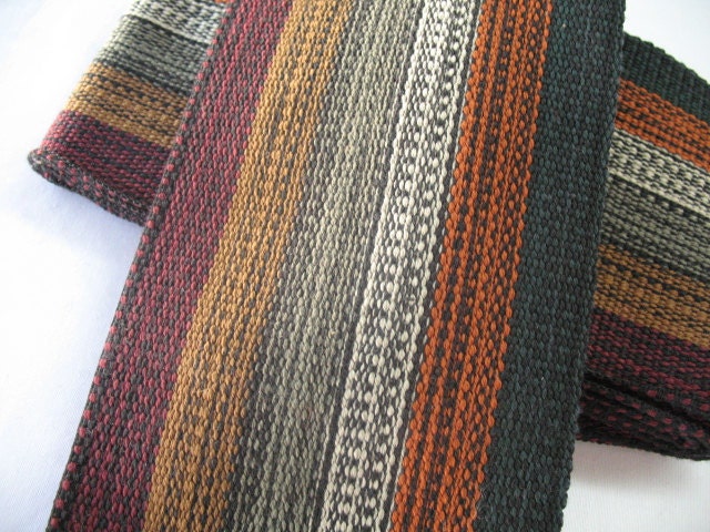 VINTAGE EMBROIDERED RIBBON .