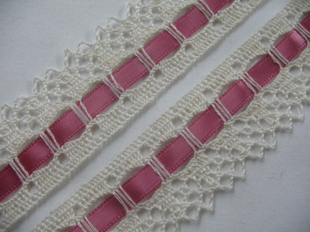 VINTAGE LACE TRIM