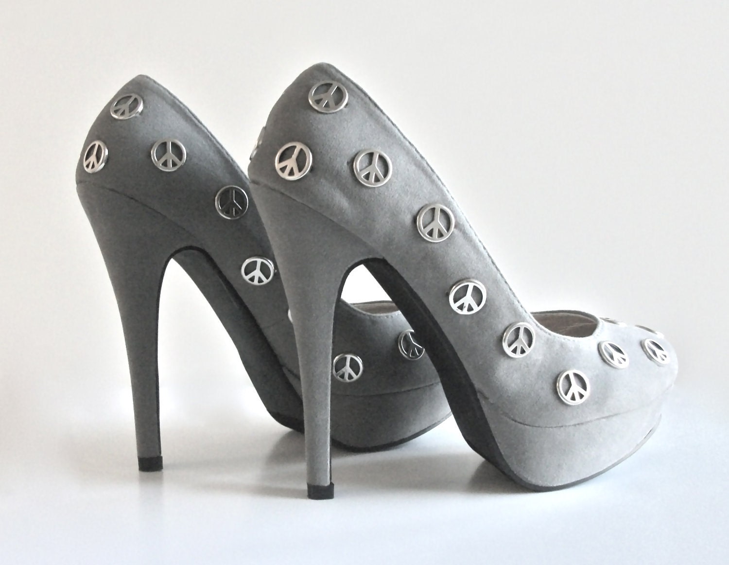 Peace Sign Studded Suede Pumps- Gray
