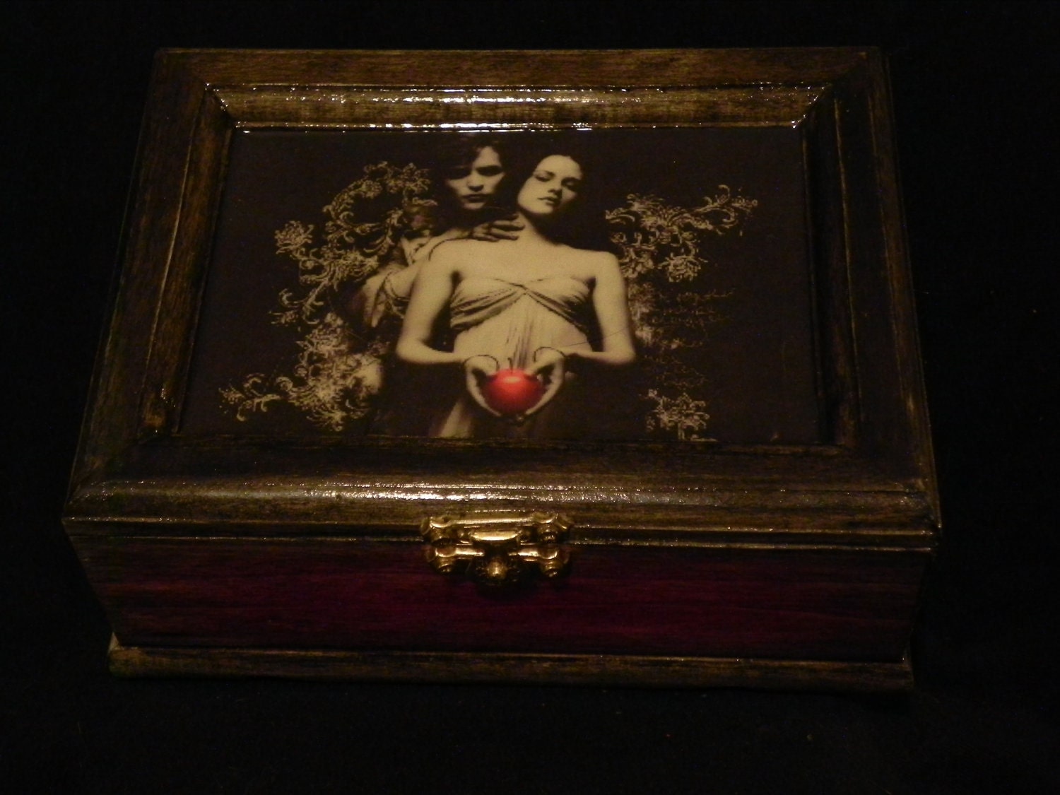 Twilight Box, Edward and Bella
